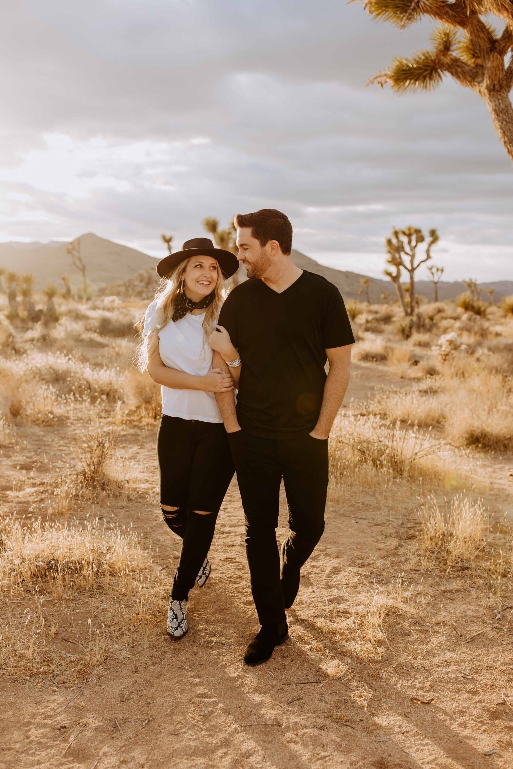 joshua tree adventurous engagement-21.jpg