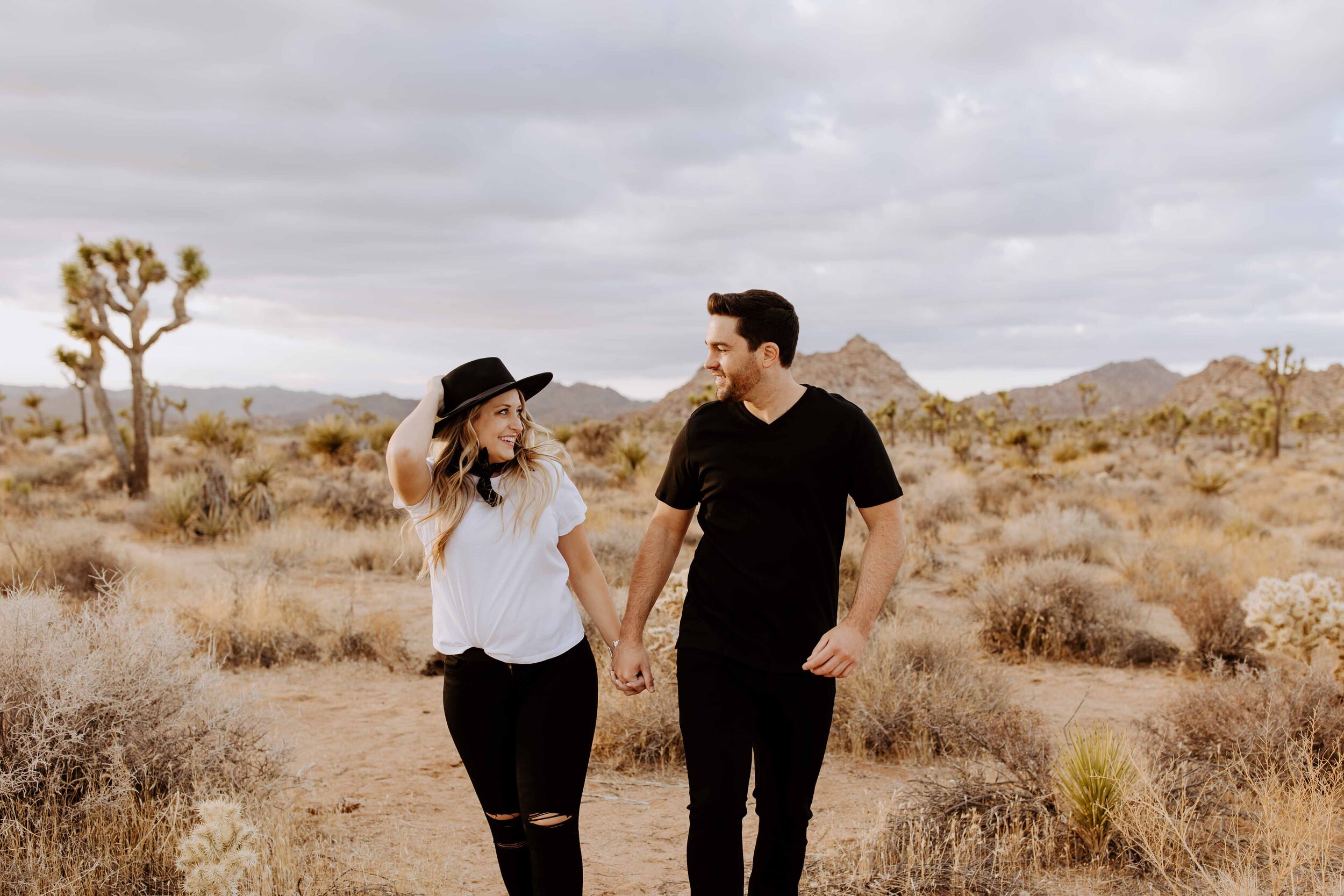 joshua tree adventurous engagement-27.jpg