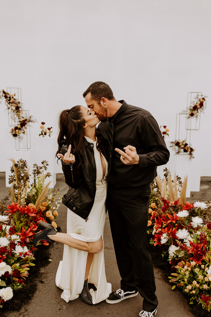 edgy vegas elopement-39.jpg